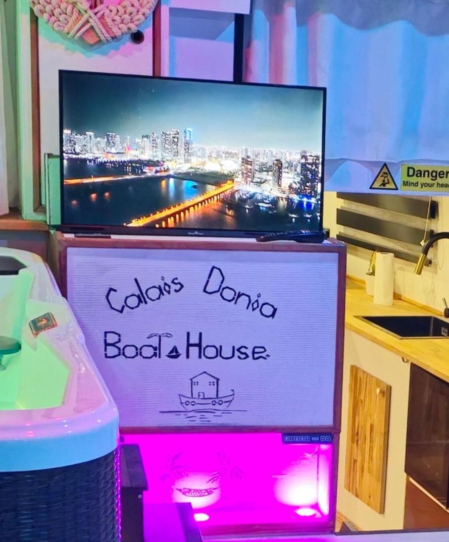 Calaidonia Boat House Hotel Кале Екстериор снимка