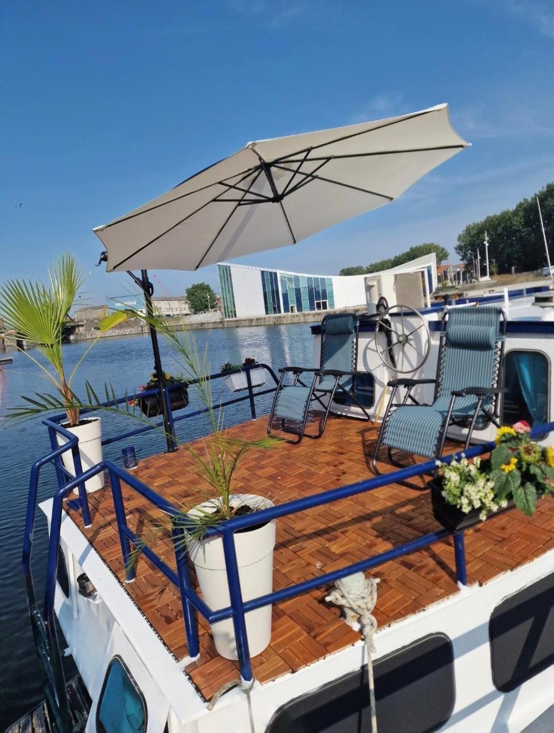 Calaidonia Boat House Hotel Кале Екстериор снимка